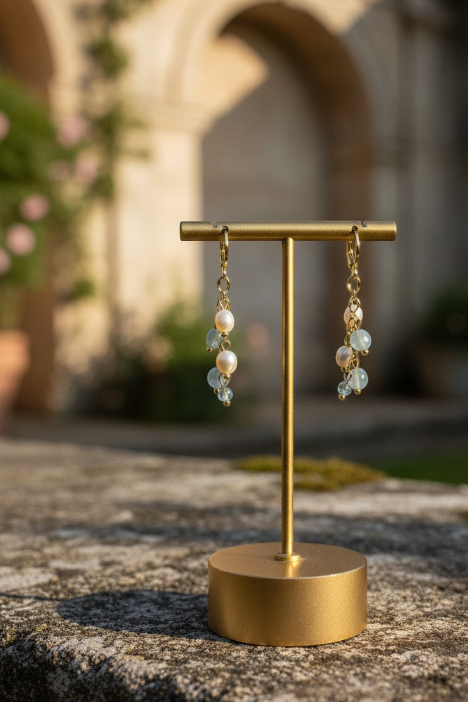 KÖRÖSSY brincos dourados com pérolas e água-marinha, estilo cascata, banhados a ouro 18k.