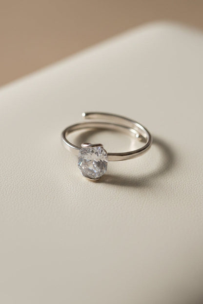Anel KÖRÖSSY em prata 925 com cristal Herkimer bruto transparente e ajustável. Design único.